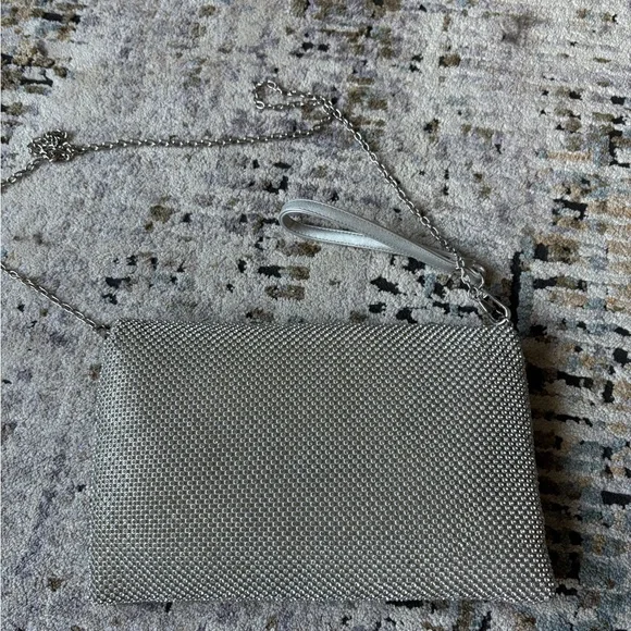 Elegant Silver Chain Clutch - Picture 9 of 10